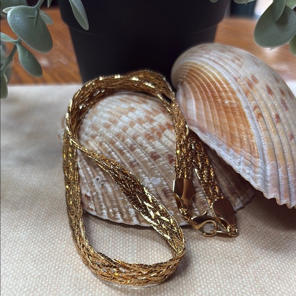 Avon Jewelry, Elegant Sleek Modern Intricate Woven Design GoldTone Necklace, #59 - Picture 6 of 16